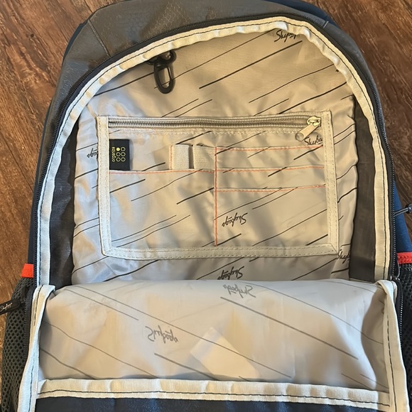 🔥RARE🔥 Skybags Geek 02 Laptop Bag - Picture 2 of 14